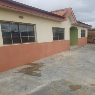 2 Wings of 4 Bedroom Bungalow for Sale at Ijoko